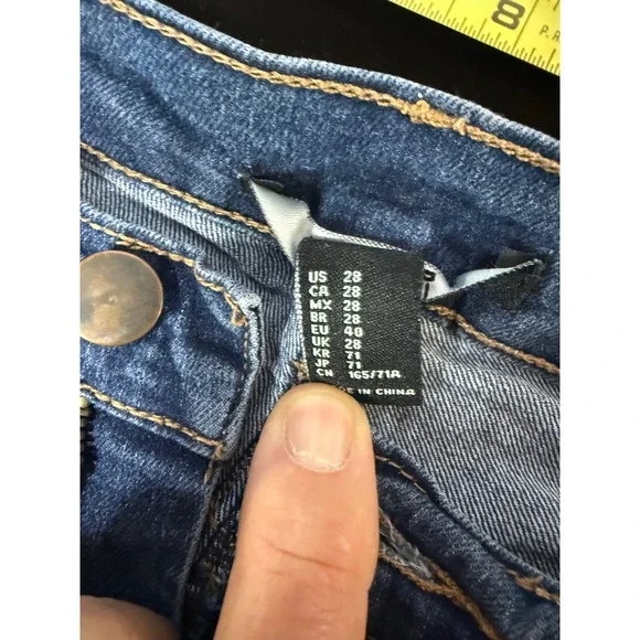 Forever 21 Distressed Skinny Jeans Blue Denim Ripped Frayed Hem Womens Size 28 - Picture 3 of 5